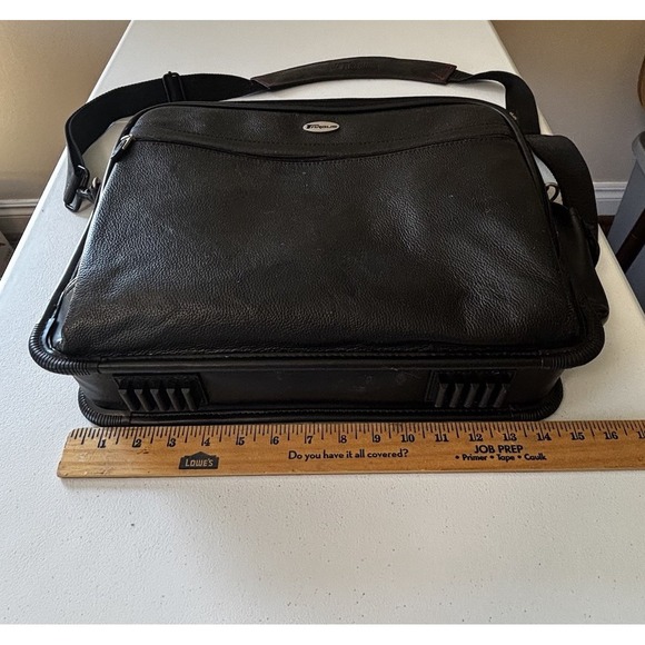 Targus 17" black Leather Laptop Computer Case Bag Shoulder Strap TLE400 - Picture 6 of 10